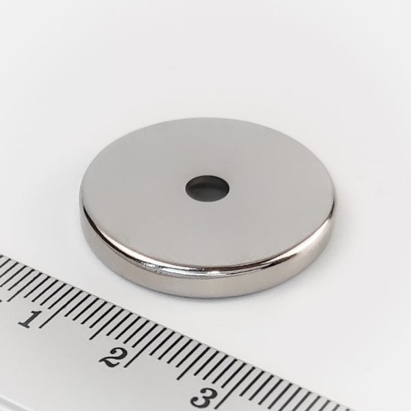 Neodýmový
  magnet valec 27x4 mm s dierou M4