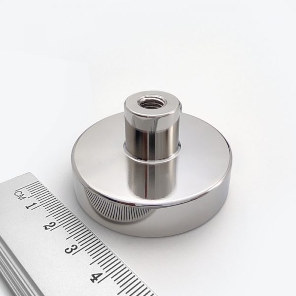 Magnetický
  úchyt - magnet v puzdre s vysunutým vnútorným závitom 48x12 mm