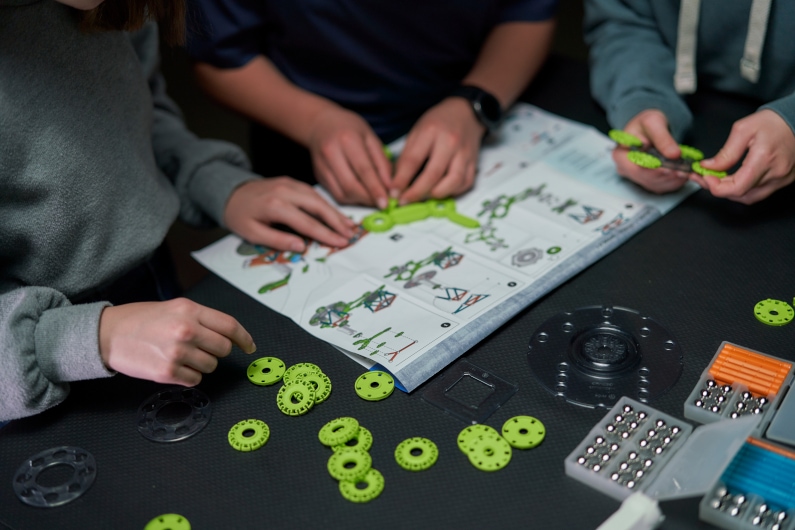 Magnetická
stavebnica Geomag Mechanics Motion 96