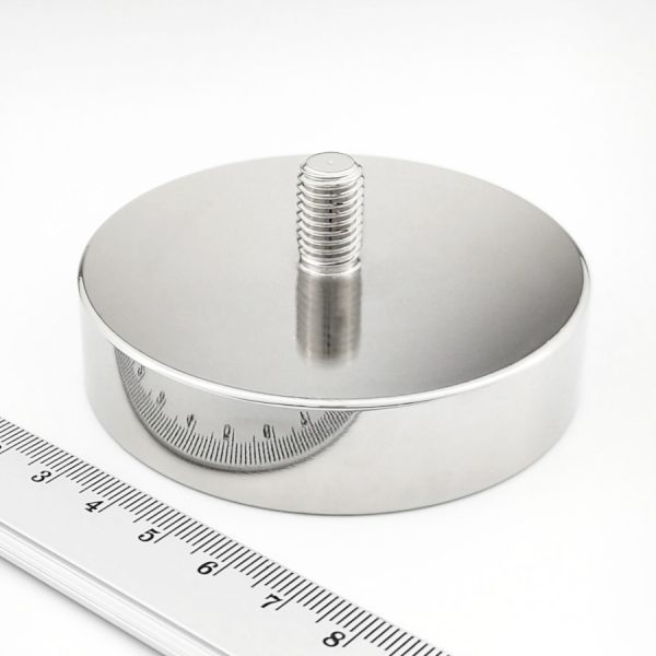 MAgnetický
  úchyt - magnet v puzdre s vysunutým vonkajším závitom