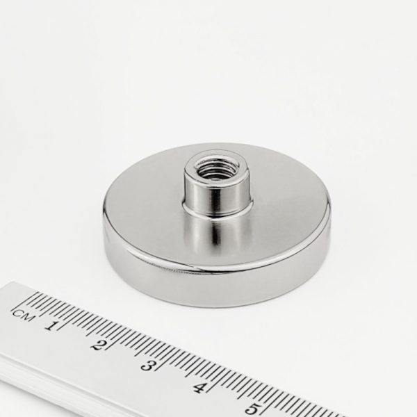 Magnet
  v puzdre s vysunutým vnútorným závitom 42x8,5 mm