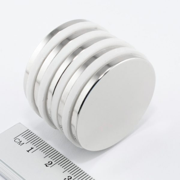 Neodýmový
  magnet valec 38x3,5 mm - N38