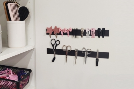 tip
  magnetická páska - páska na skriňu