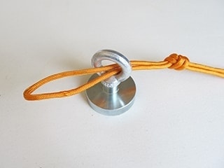ako
  uviazať uzol pre magnet fishing