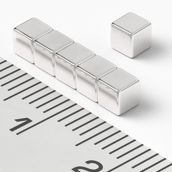 neodýmový magnet kocka 3x3x3 mm