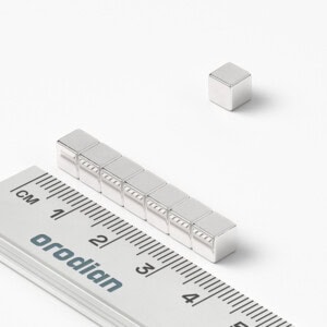 neodýmový magnet kocka 5x5x5 mm