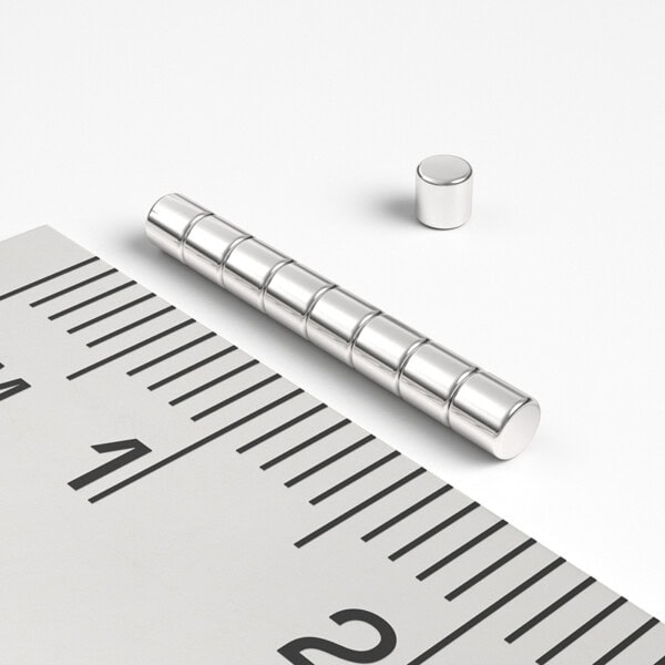 neodýmový magnet valec 2x2 mm