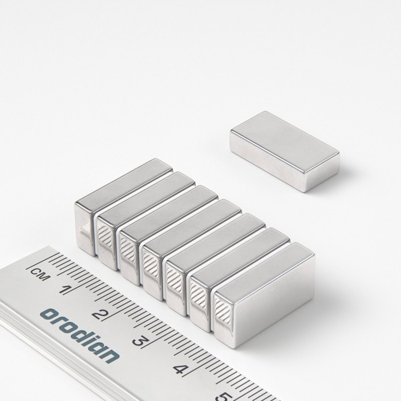 neodýmový magnet-kváder