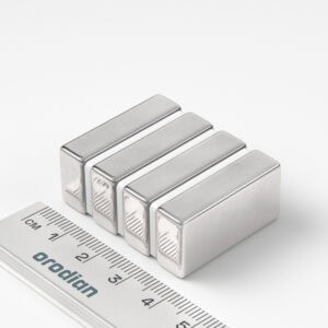 neodýmový magnet-kváder