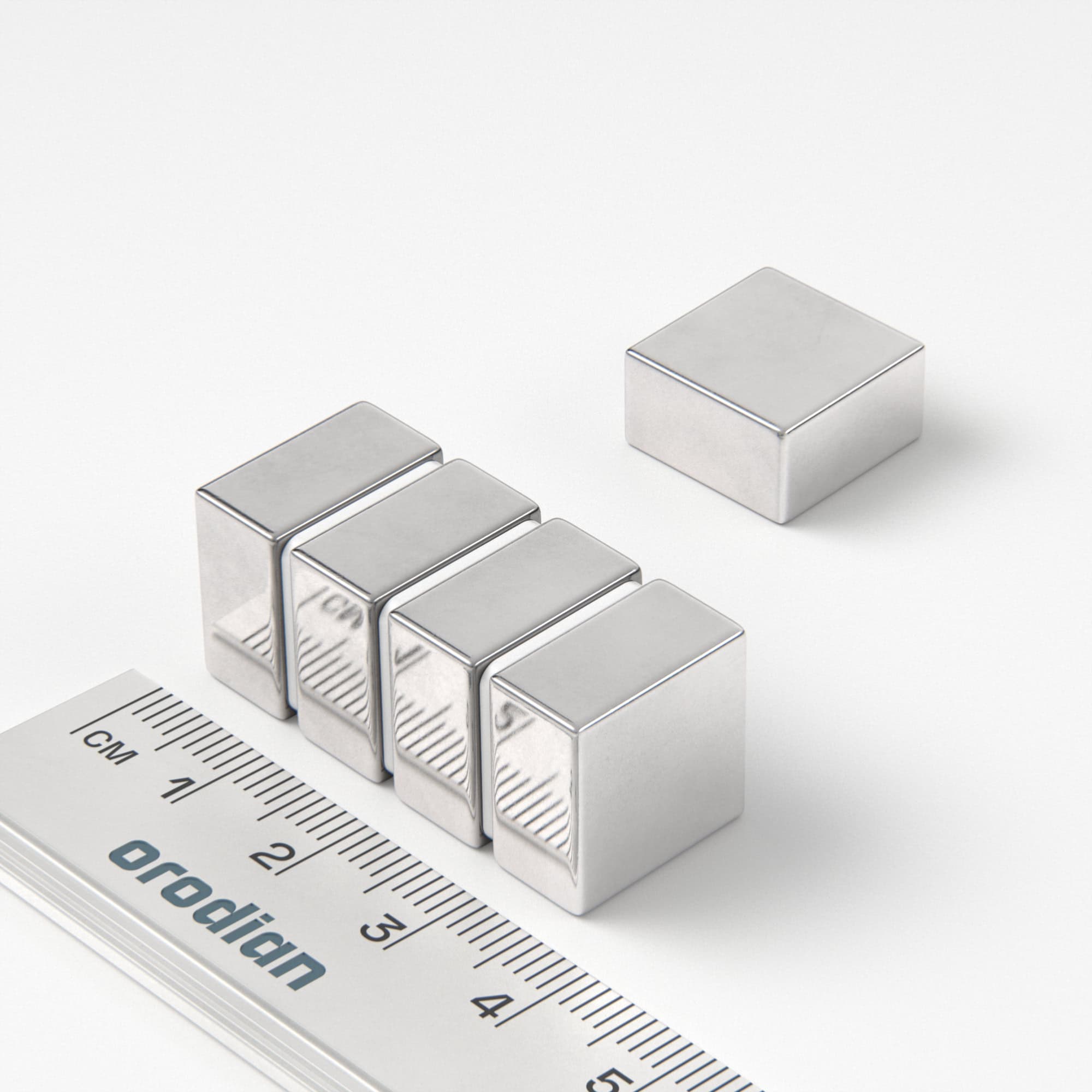Neodýmový magnet kváder 15×15×8 mm - N38