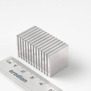 Neodýmový magnet kváder 20×20×2 mm - N38