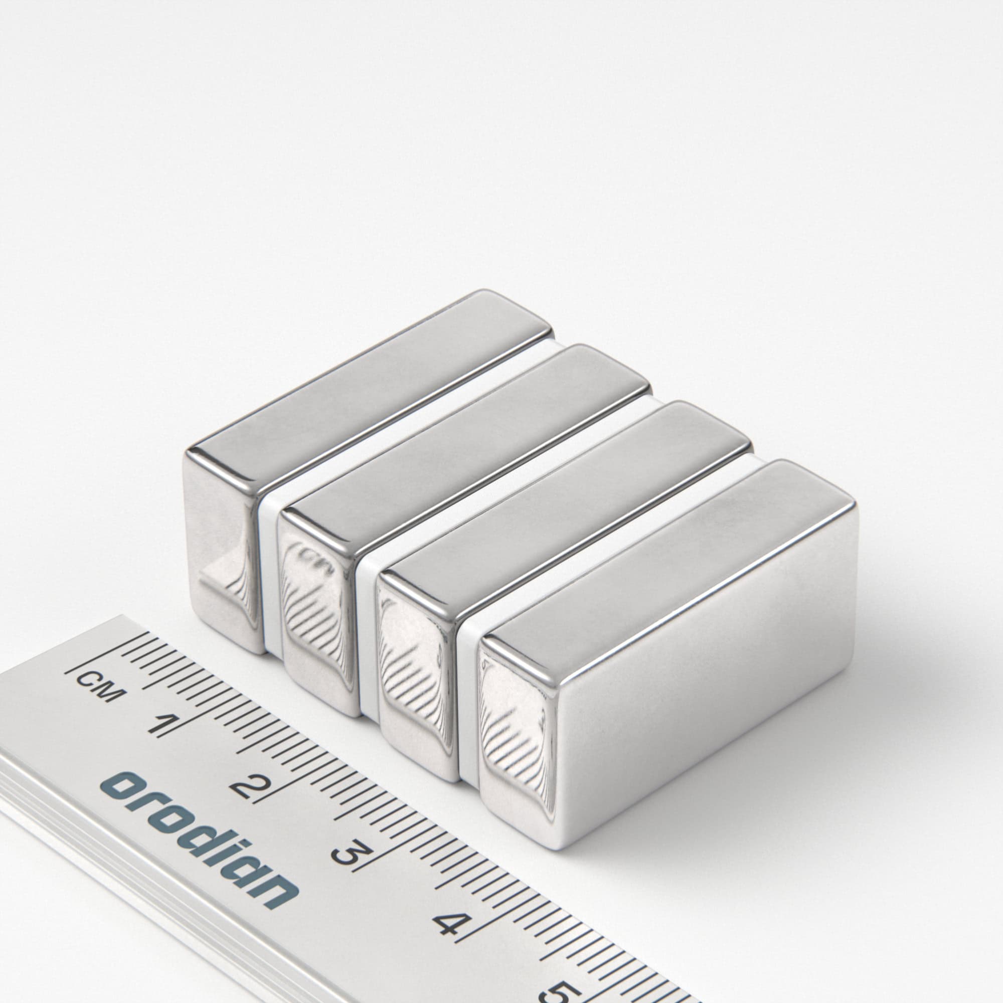 Neodýmový magnet kváder 30×15×8 mm - N38