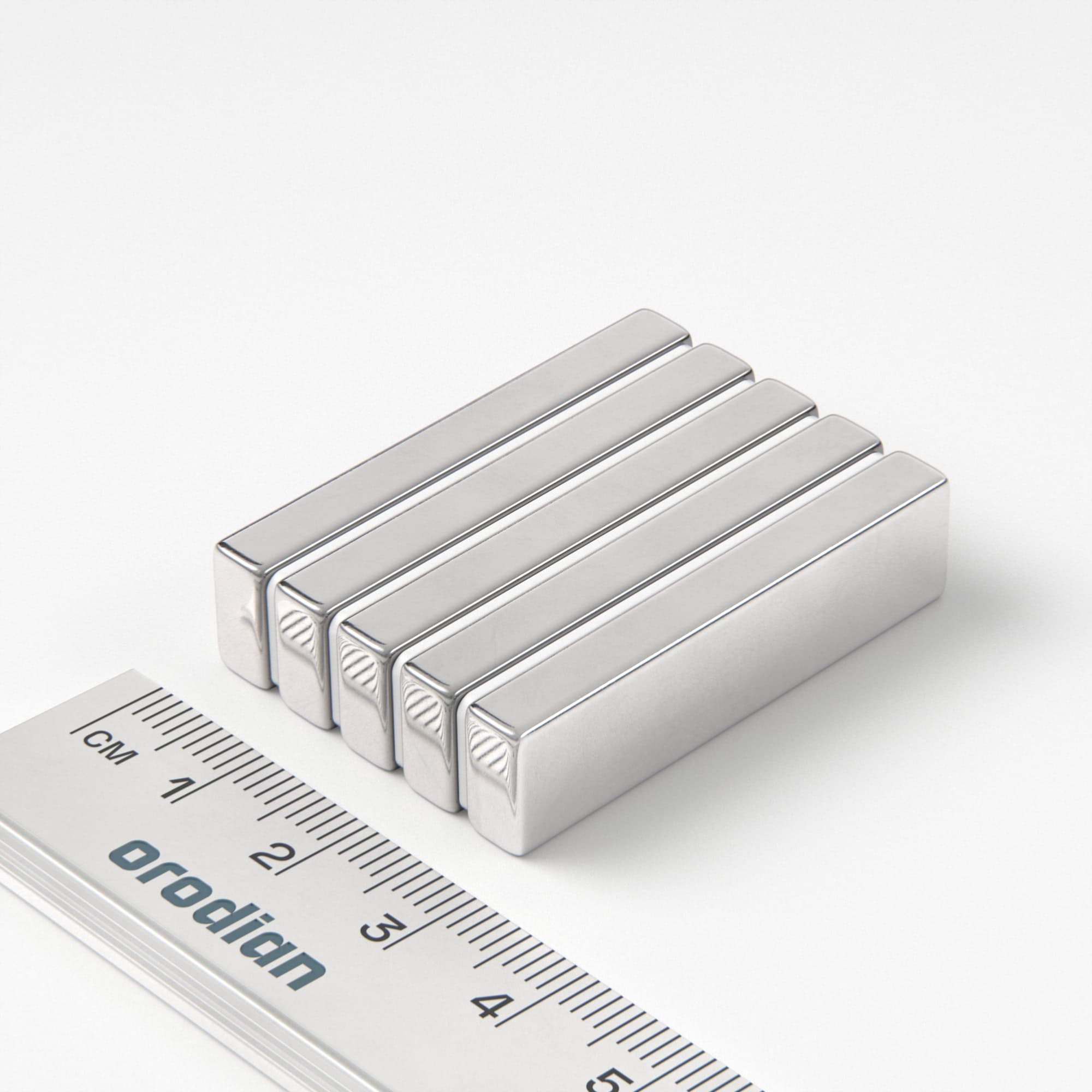 Neodýmový magnet kváder 40×10×5 mm - N38
