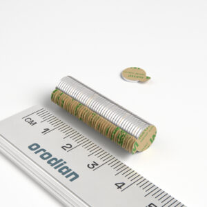 Neodýmový magnet valec 8×0,75 mm so samolepkou - N38