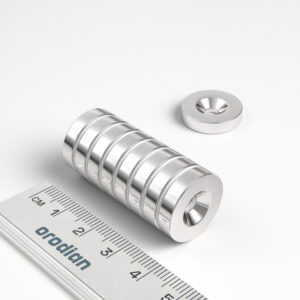 Neodýmový magnet valec 18×4 mm s dierou M4 (južný pól na strane s priehlbinou) - N38